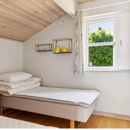 Charming Modern Summer House 4 Min From The Gørlev