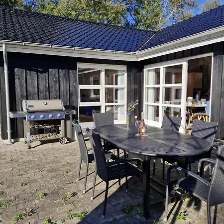 Charming Modern Summer House 4 Min From The