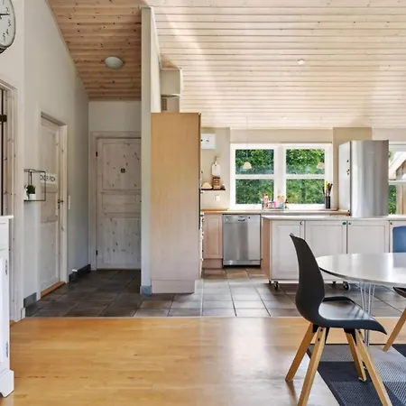 Charming Modern Summer House 4 Min From The Gorlev