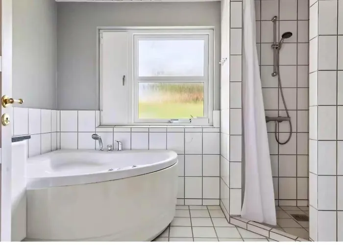 Feriehus Charming Modern Summer House 4 Min From The *